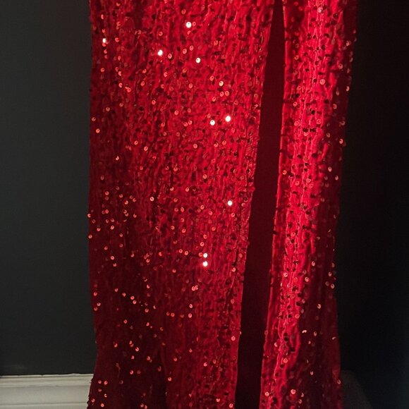 Red Sweetheart Sparkle Gown - Picture 4 of 5